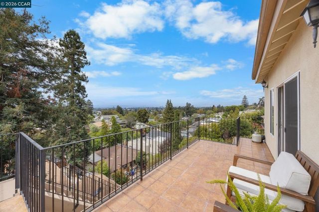 3685 Virden Ave, Oakland, CA 94619