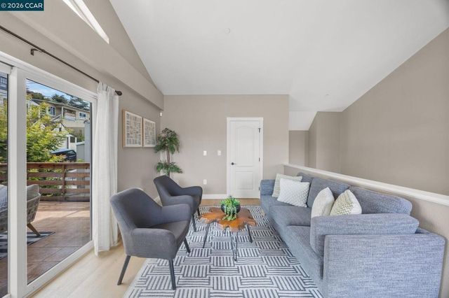 3685 Virden Ave, Oakland, CA 94619