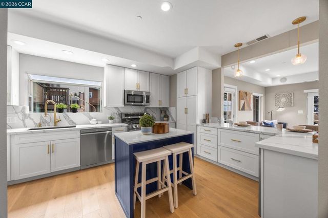 3685 Virden Ave, Oakland, CA 94619