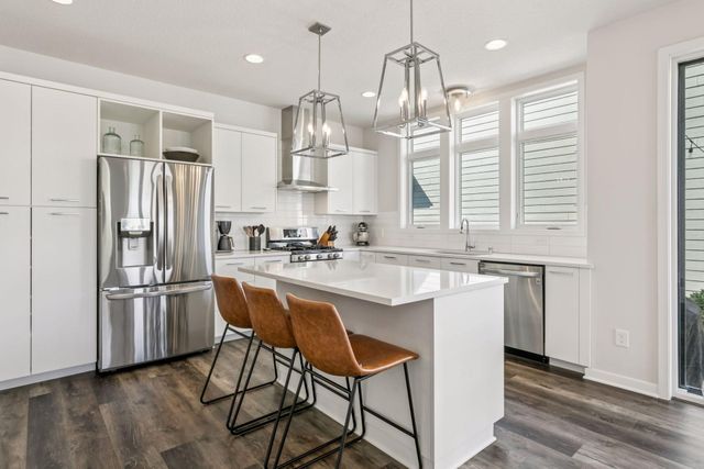 4932 161st Street W, Lakeville, MN 55044