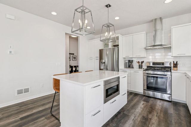 4932 161st Street W, Lakeville, MN 55044