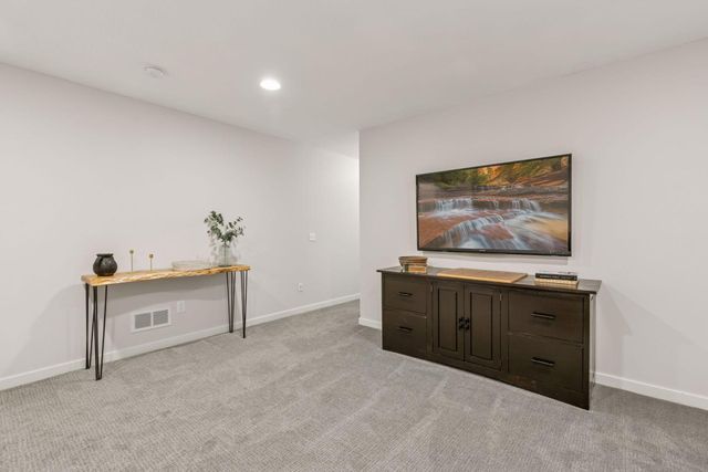 4932 161st Street W, Lakeville, MN 55044