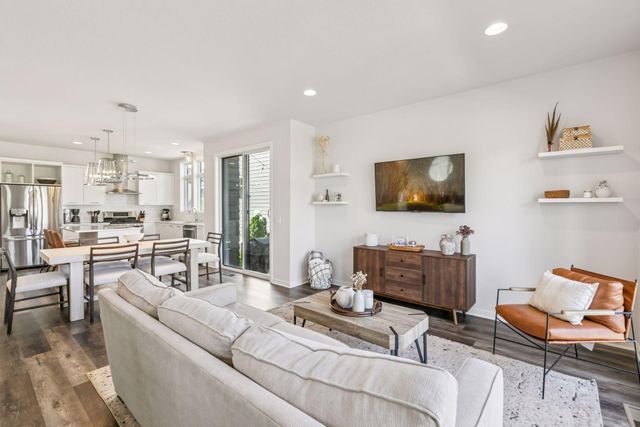 4932 161st Street W, Lakeville, MN 55044