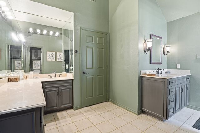 4000 Lost Creek Boulevard, Fort Worth, TX 76008