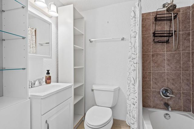 41 NE 46th Street, Oakland Park, FL 33334