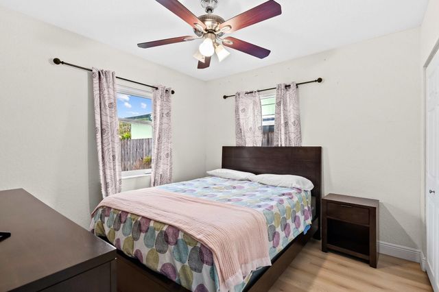 41 NE 46th Street, Oakland Park, FL 33334