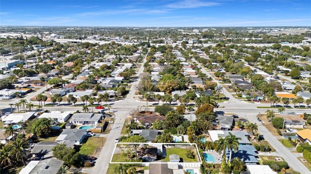 41 NE 46th Street, Oakland Park, FL 33334