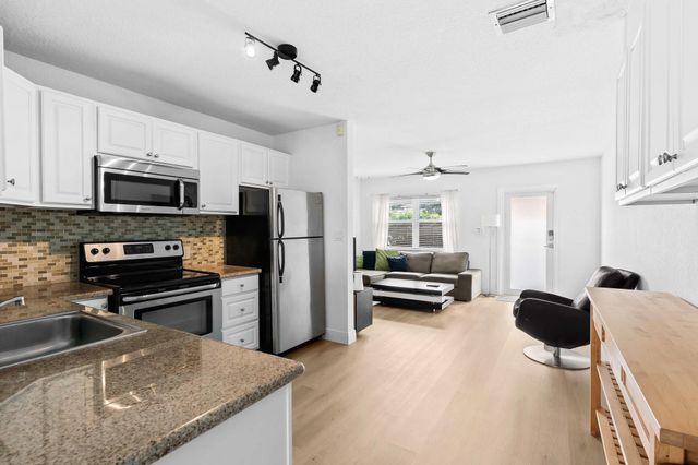 41 NE 46th Street, Oakland Park, FL 33334