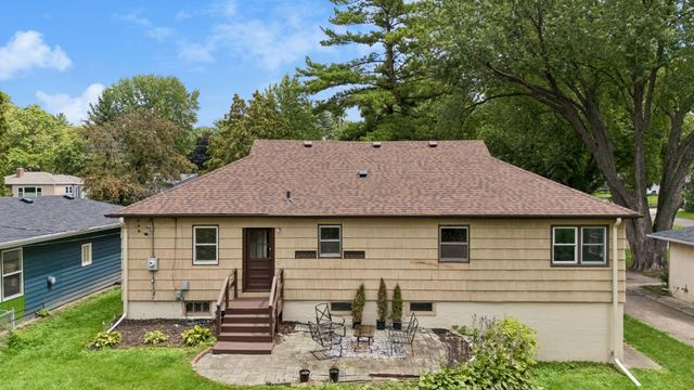 2417 Parkview Boulevard, Golden Valley, MN 55422