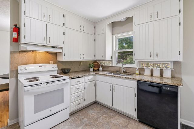 2417 Parkview Boulevard, Golden Valley, MN 55422