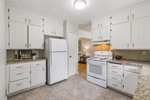2417 Parkview Boulevard, Golden Valley, MN 55422