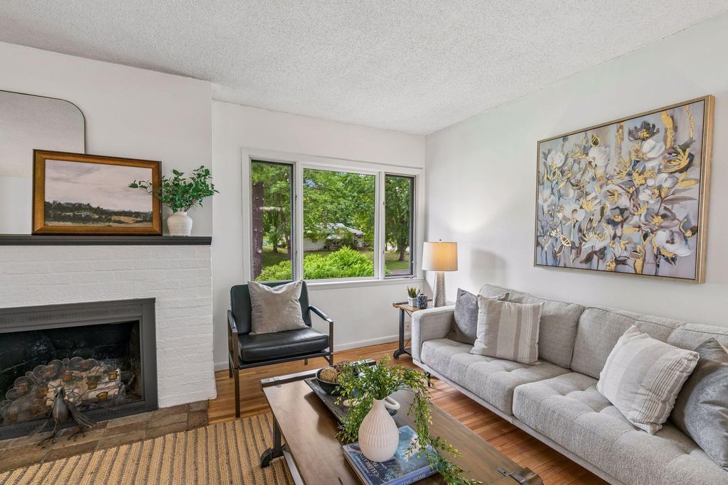 2417 Parkview Boulevard, Golden Valley, MN 55422 — photo 2