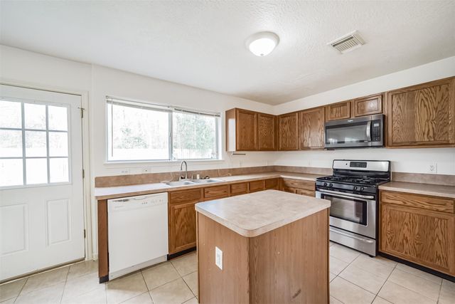 5019 Woodland Meadows Lane, Humble, TX 77346