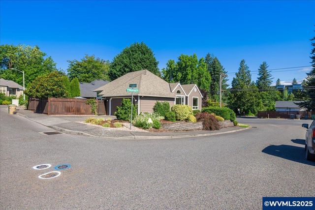5725 Windfield Lp, Lake Oswego, OR 97035