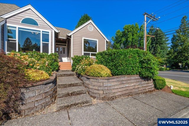 5725 Windfield Lp, Lake Oswego, OR 97035