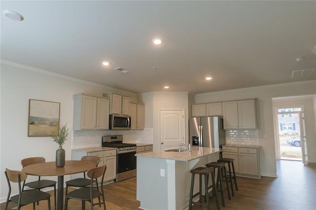 2715 Piper Drive, Atlanta, GA 30331