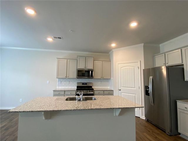 2715 Piper Drive, Atlanta, GA 30331