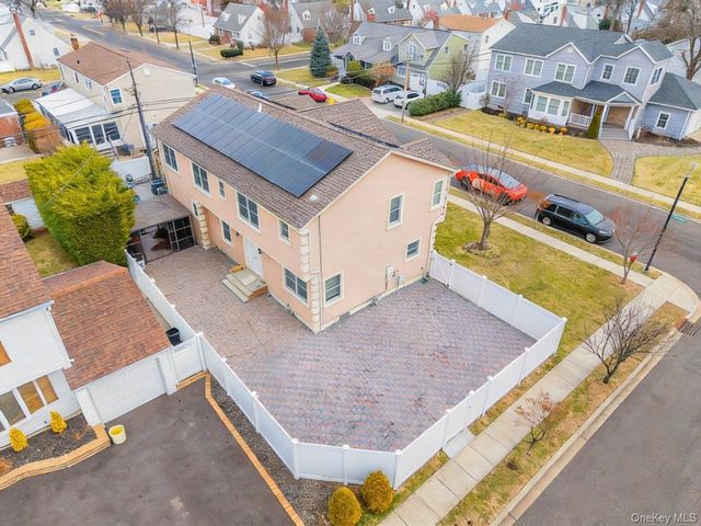 88 Elmwood Street, Plainview, NY 11803