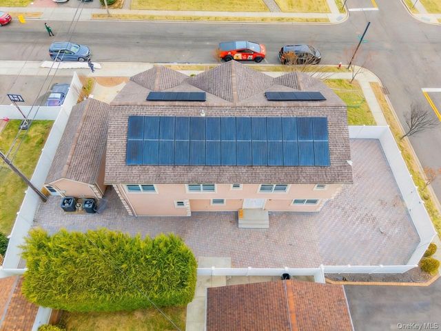 88 Elmwood Street, Plainview, NY 11803