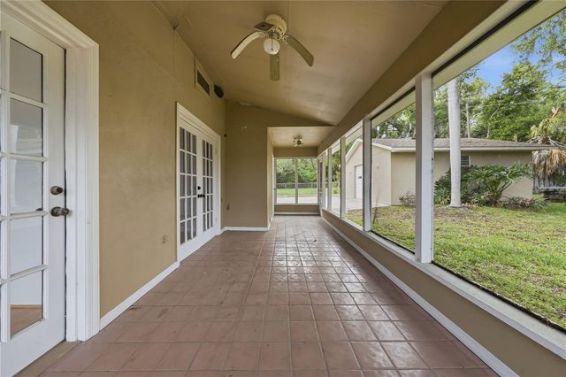 126 E MAGNOLIA AVENUE, Howey In The Hills, FL 34737