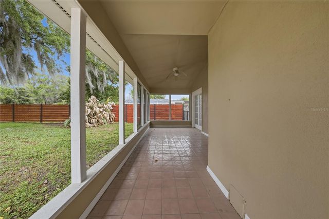 126 E MAGNOLIA AVENUE, Howey In The Hills, FL 34737