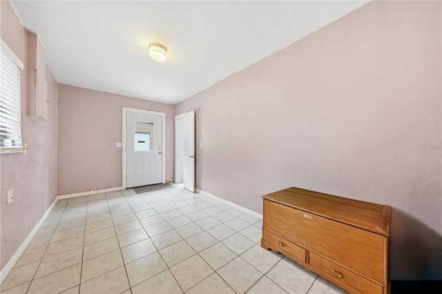 126 E MAGNOLIA AVENUE, Howey In The Hills, FL 34737