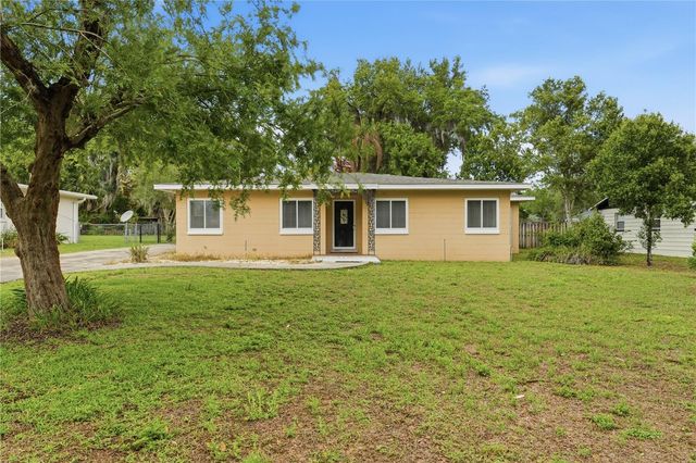 126 E MAGNOLIA AVENUE, Howey In The Hills, FL 34737