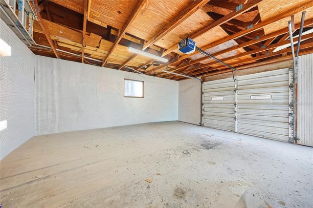 126 E MAGNOLIA AVENUE, Howey In The Hills, FL 34737