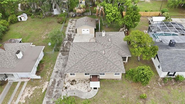 126 E MAGNOLIA AVENUE, Howey In The Hills, FL 34737