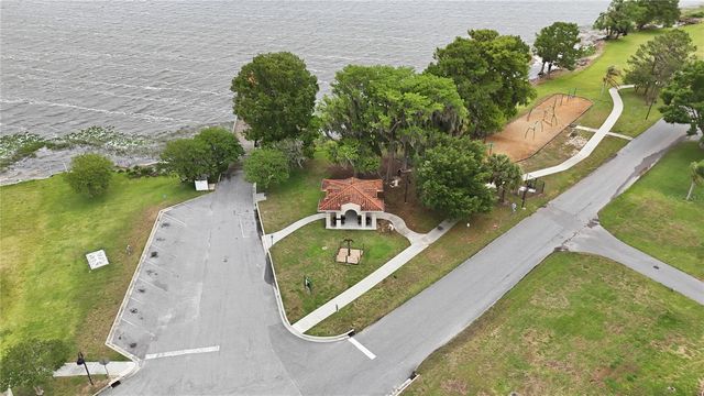 126 E MAGNOLIA AVENUE, Howey In The Hills, FL 34737