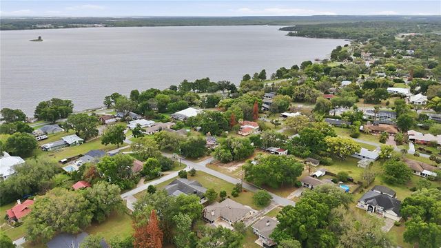 126 E MAGNOLIA AVENUE, Howey In The Hills, FL 34737