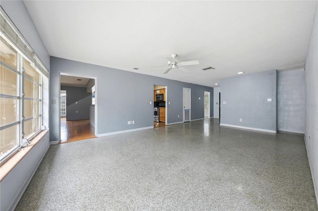 126 E MAGNOLIA AVENUE, Howey In The Hills, FL 34737