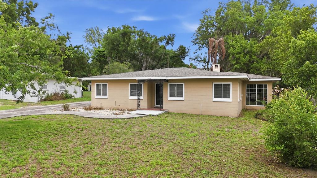 126 E MAGNOLIA AVENUE, Howey In The Hills, FL 34737