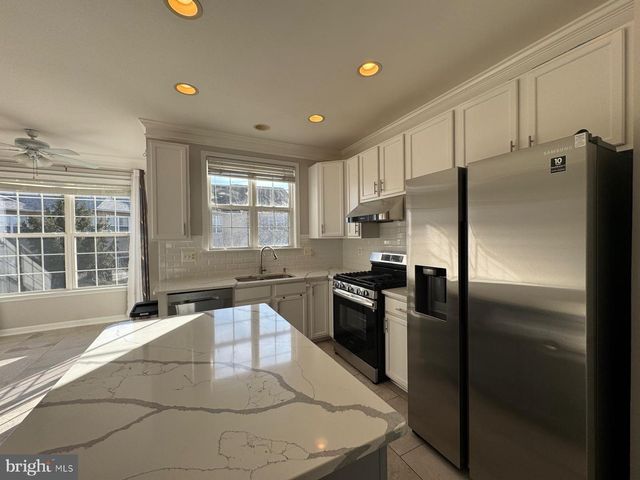 42471 MAGELLAN SQ, Brambleton, VA 20148