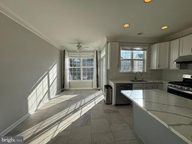 42471 MAGELLAN SQ, Brambleton, VA 20148