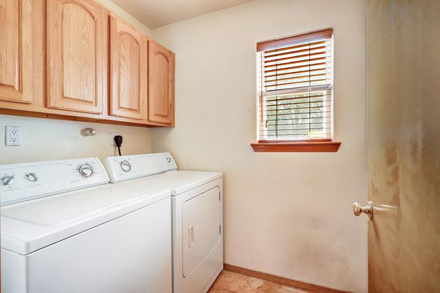 1675 Bosque Vista Loop, Los Lunas, NM 87031