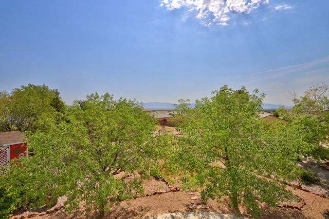 1675 Bosque Vista Loop, Los Lunas, NM 87031