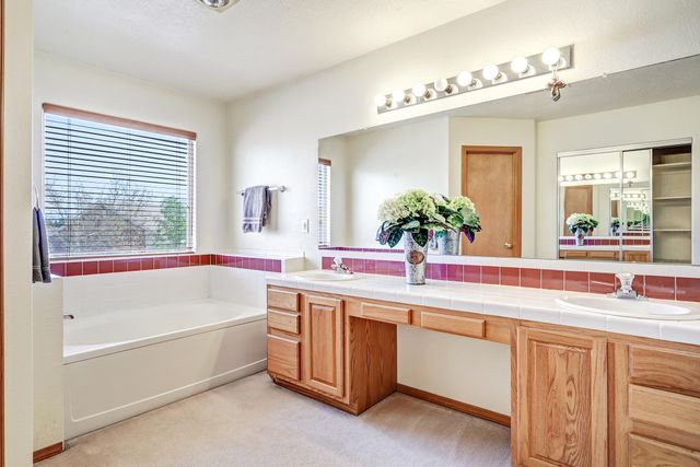 1675 Bosque Vista Loop, Los Lunas, NM 87031