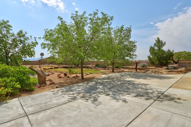 1675 Bosque Vista Loop, Los Lunas, NM 87031