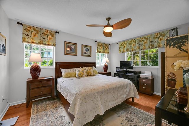 568 7th Square 101, Vero Beach, FL 32962