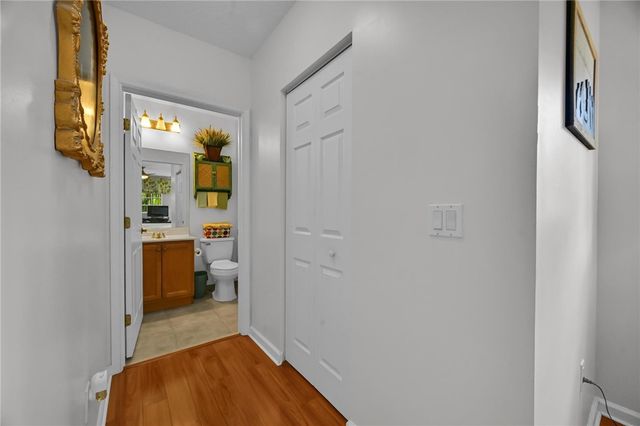 568 7th Square 101, Vero Beach, FL 32962