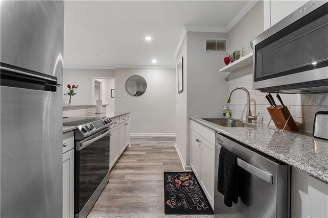 300 Peachtree NE Street 15J, Atlanta, GA 30308