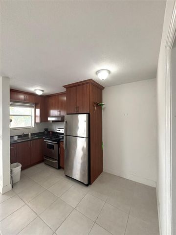 4071 N Dixie Highway 19, Oakland Park, FL 33334