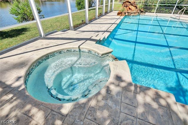 9007 Mockingbird DR, Sanibel, FL 33957