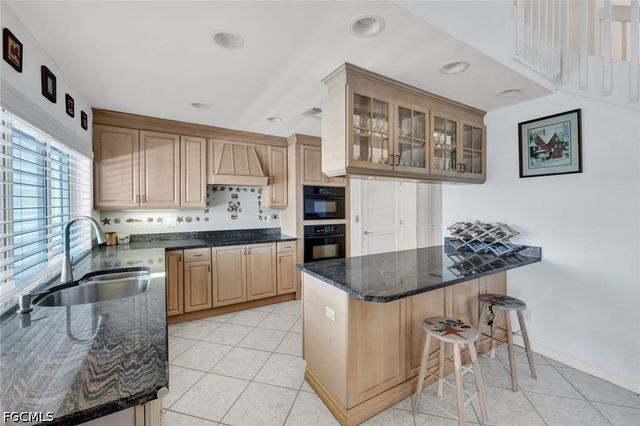 9007 Mockingbird DR, Sanibel, FL 33957
