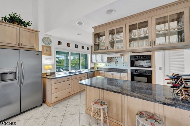 9007 Mockingbird DR, Sanibel, FL 33957
