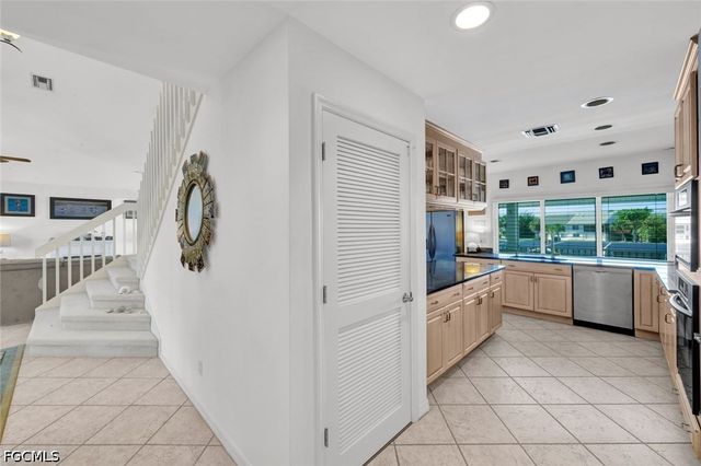 9007 Mockingbird DR, Sanibel, FL 33957