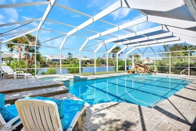 9007 Mockingbird DR, Sanibel, FL 33957