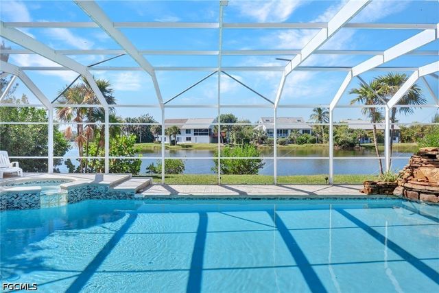 9007 Mockingbird DR, Sanibel, FL 33957