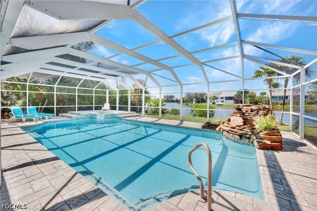 9007 Mockingbird DR, Sanibel, FL 33957